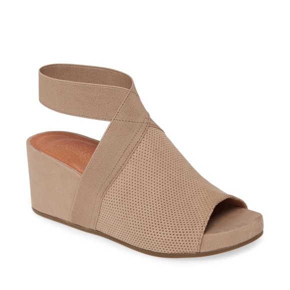 gentle souls gianna wedge sandal